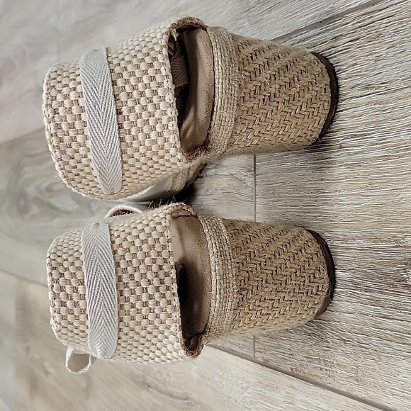 Anne Klein Size 9 1/2 Zia Wedge Espadrille Sandal Like New!! - Picture 5 of 9